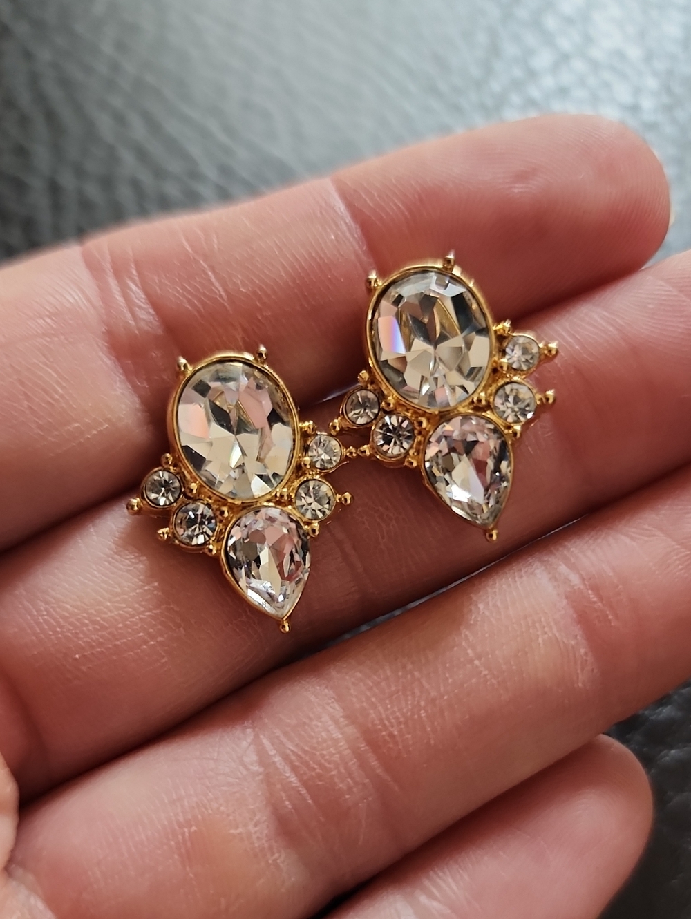 VTG Monet Gold Crystal Teardrop Stud Earrings - Clear